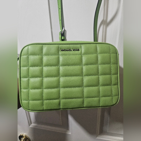 Michael Kors Quilted Crossbody Camera Bag **PEAR** - Picture 5 of 10